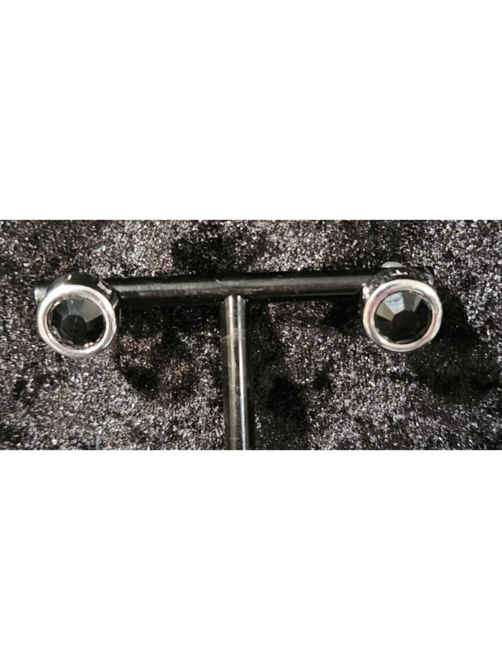 T Tahari Silvertone Jet Black Round Bezel Crystal Stud Earrings-EUC